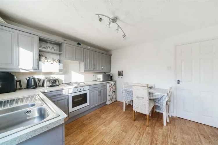 3 Bedroom Semi-Detached House for Sale Cranbourne Gardens