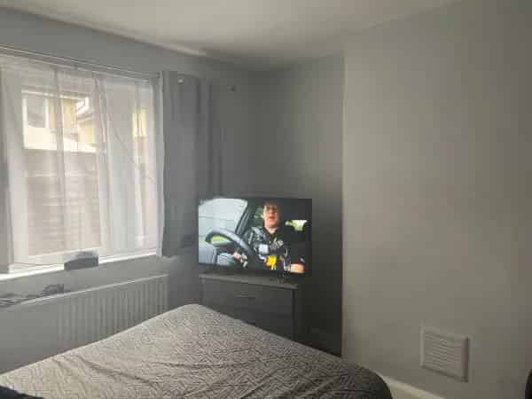 Ground Floor Flat Near Canary Wharf New Shower Room