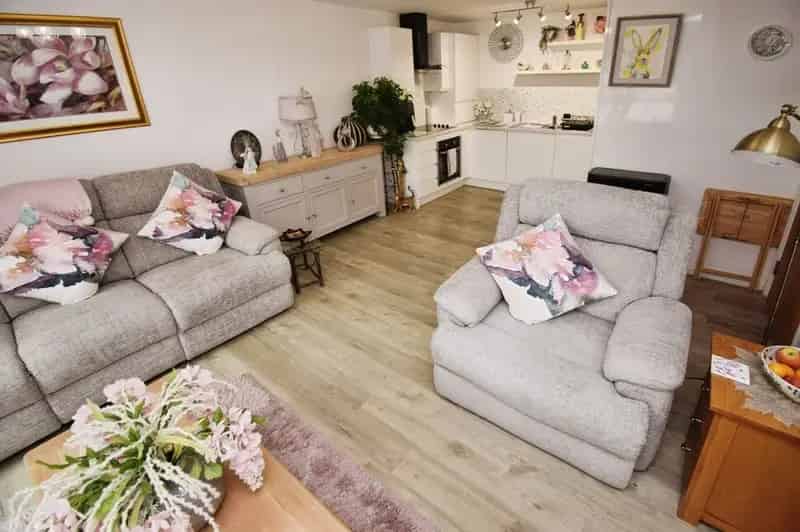 2 Bedroom Flat for Sale Tile Hill Coventry