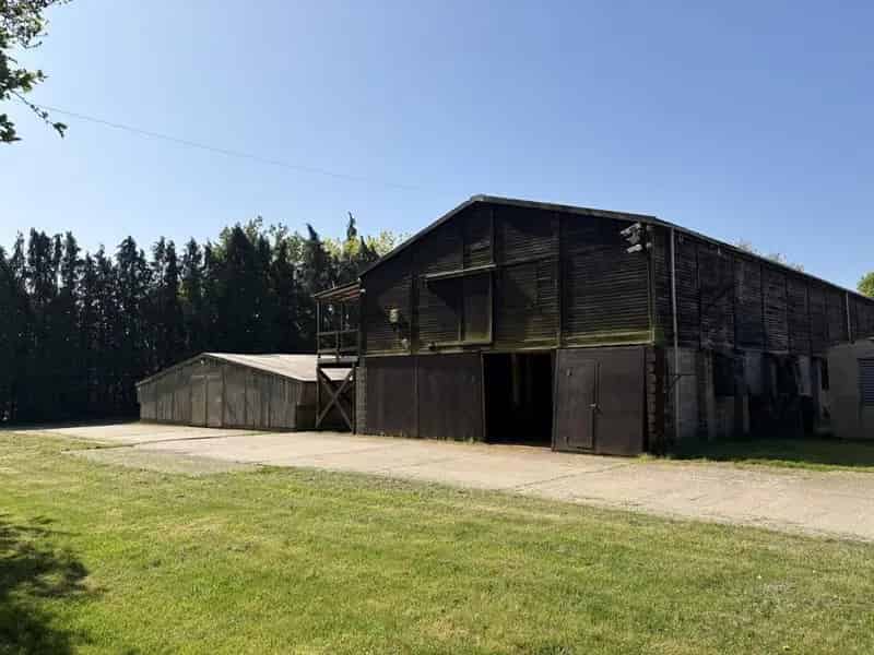 Former Poultry Building - High Eaves, Loading Doors, 3-Phase Power