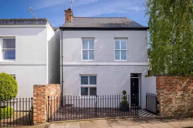 3 Bedroom Townhouse for Sale in Cheltenham