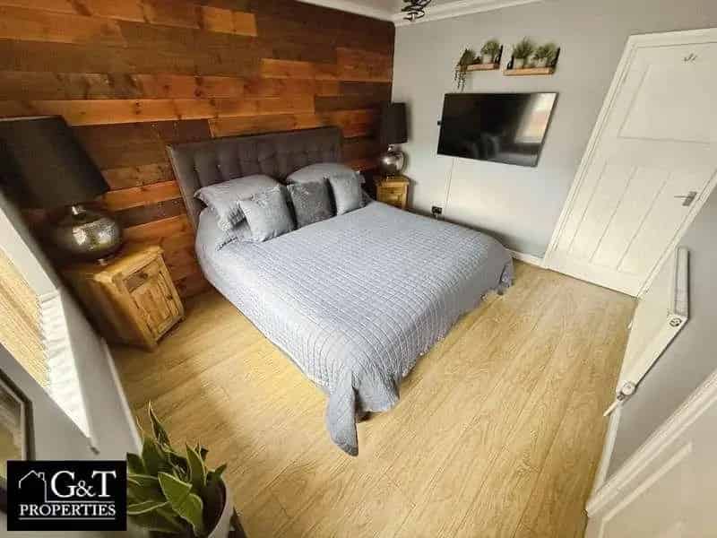 2 Bed Semi-Detached House For Sale