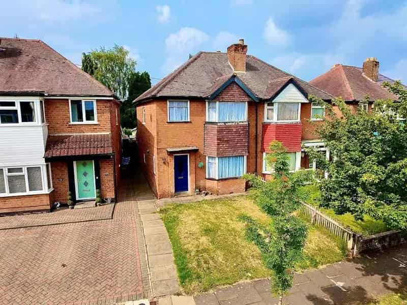 3 Bedroom Semi Detached House For Sale at Auction