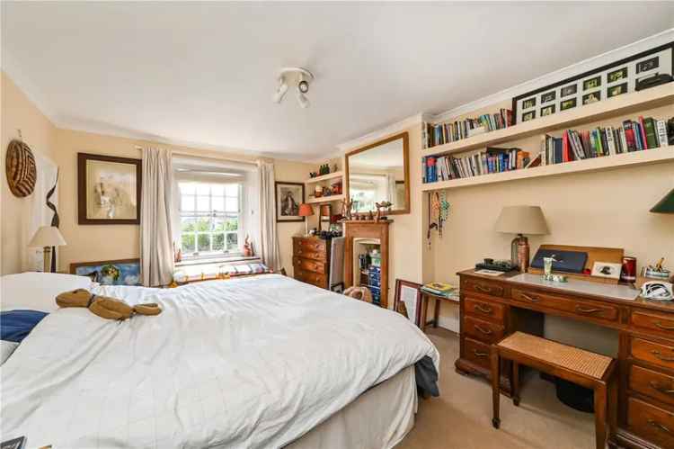 5 Bedroom Period Farmhouse with Annexe Near Liss