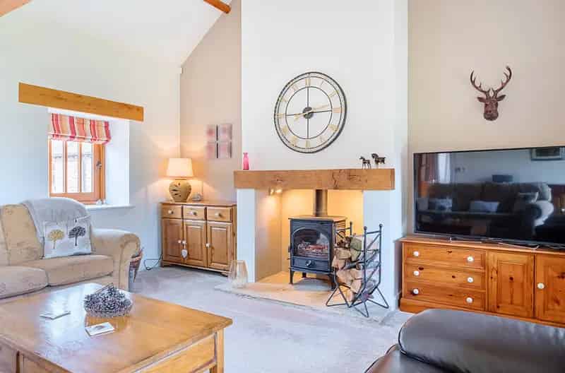 4 Bedroom Barn Conversion 1.6 Acre Paddock Stunning Views
