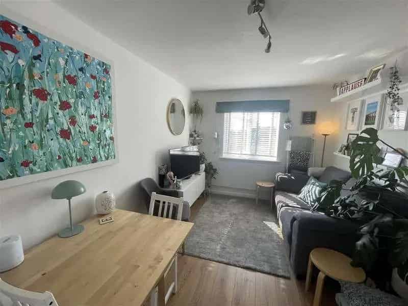 1 Bed Flat for Sale Elevated Views