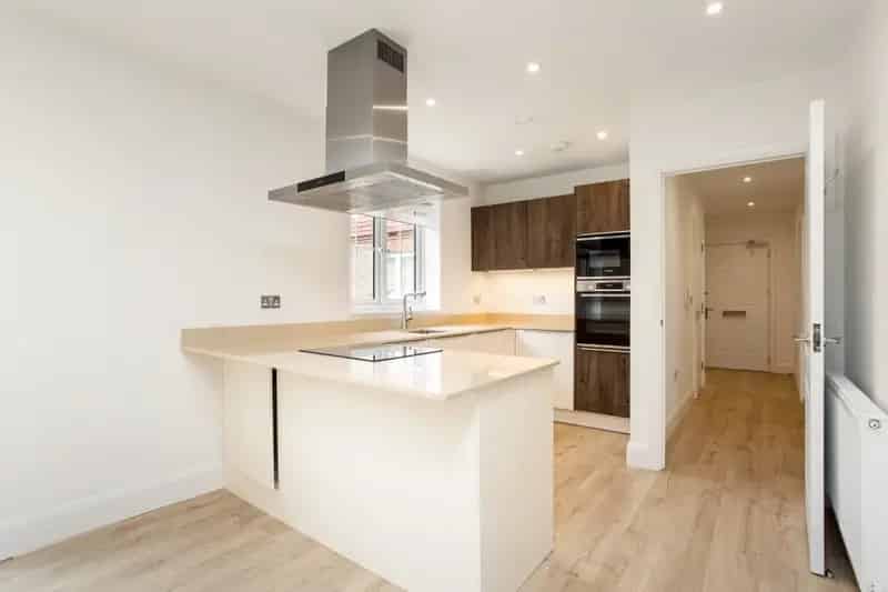 2 Bedroom Apartment to Rent Royal Wells Park