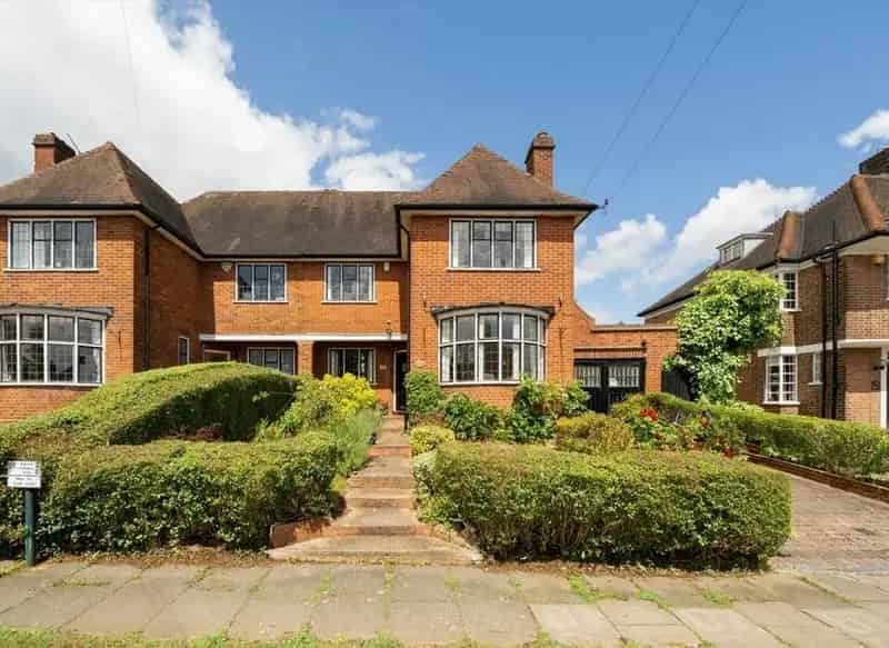 Family Home in Hampstead Garden Suburb