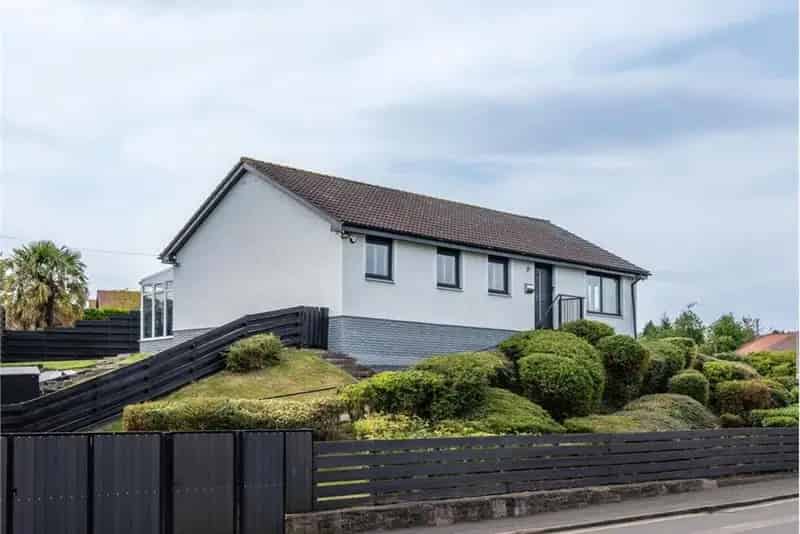 4 Bed Detached House Barnton Modern Bungalow Family Home
