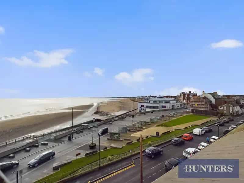 8 Bedroom House with Sea Views and Holiday Let Potential