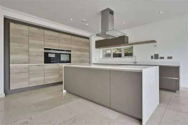 Impressive Family Home 6 Beds 3 Floors Large Garden Epsom