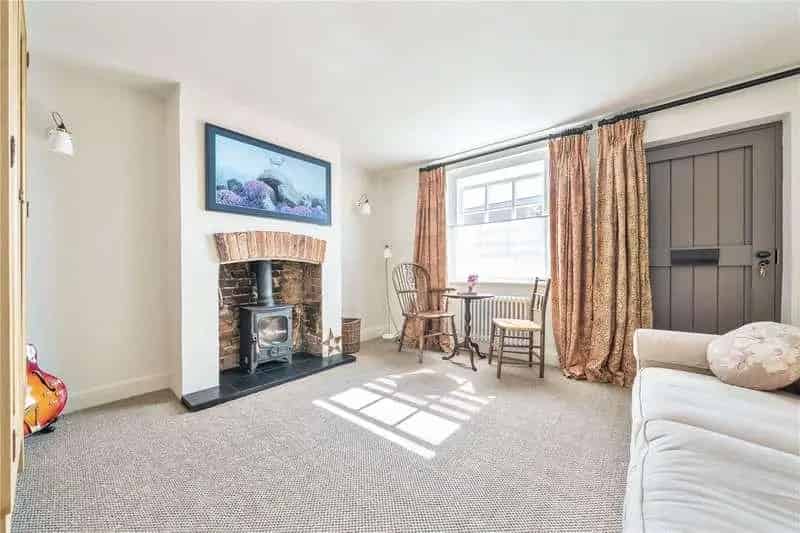 2 Bed House for Sale - Charming Cottage with Modern Finishes