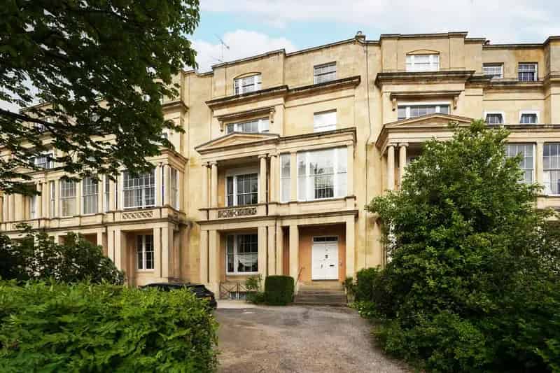 2 Bedroom Apartment for Sale in Cheltenham