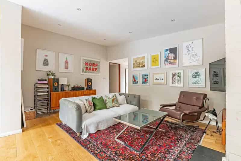 4 Bedroom Bungalow For Sale in Stanbridge