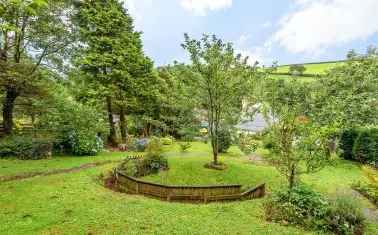 Spacious Dormer Bungalow Near Bude Cornwall