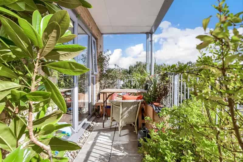 2 Bedroom Flat for Sale Leyton Modern Apartment Off Street Parking