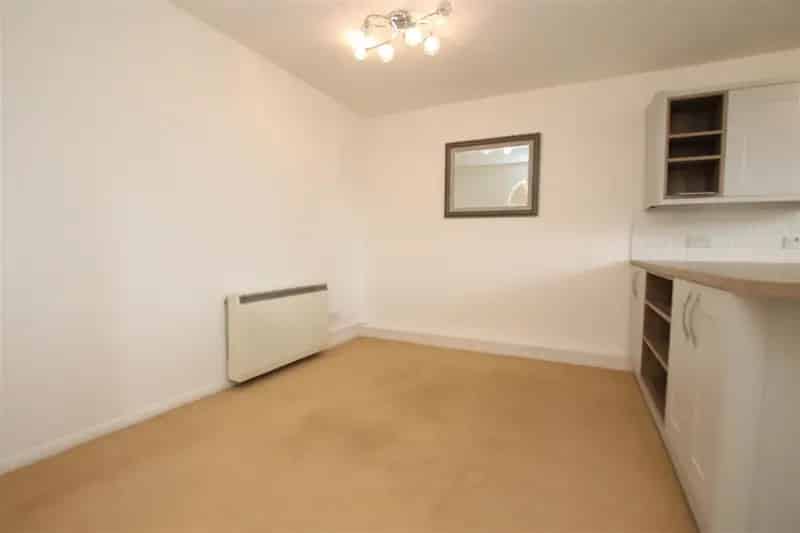 2 Bedroom Flat House to Rent