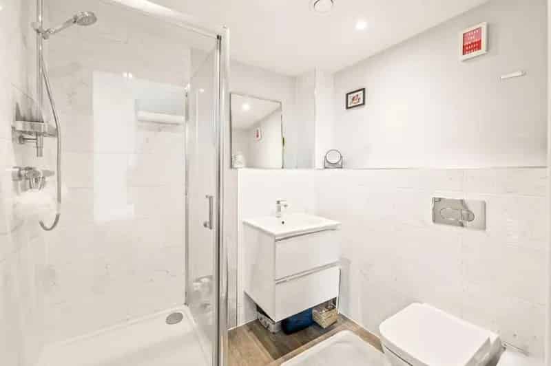2 Bed 2 Bath River View Apartment West Bridgford