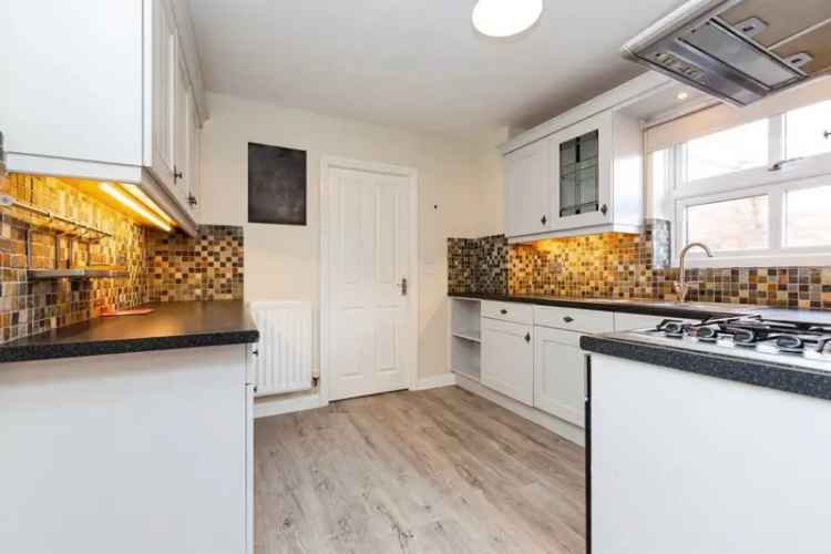 4 Bed Semi-Detached House with Garden and Garage