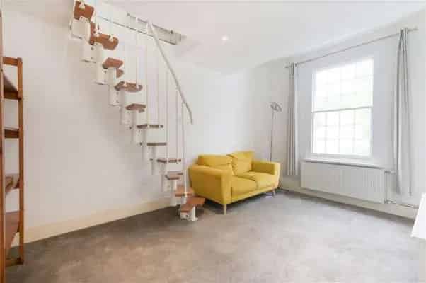 Studio Apartment with Mezzanine - First Floor Period Building