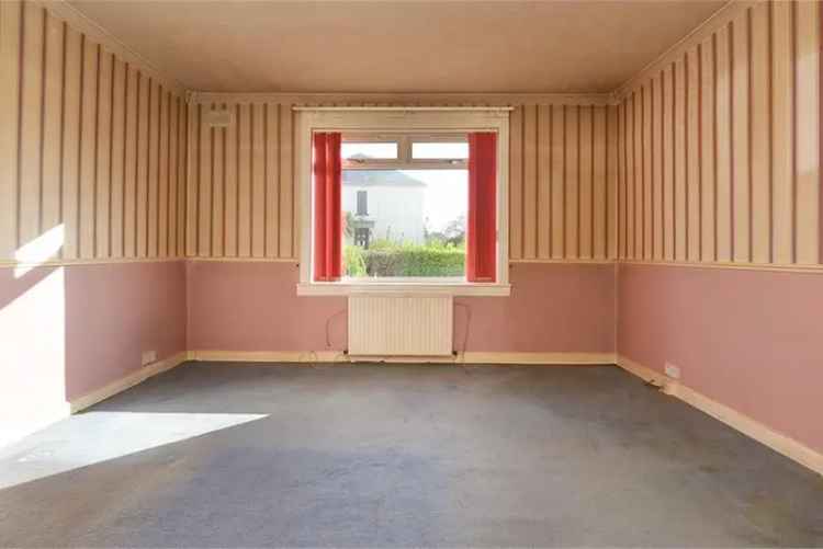 1 Bed Flat with Private Garden and New Gas Central Heating