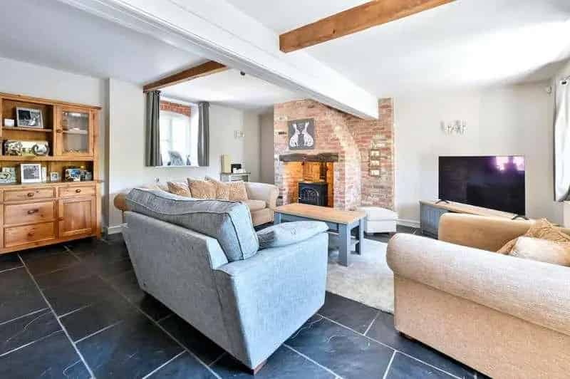 4 Bed Barn Conversion Near Longford Derbyshire