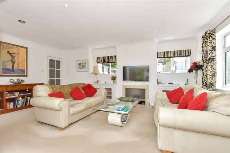 4 Bedroom Detached Bungalow For Sale