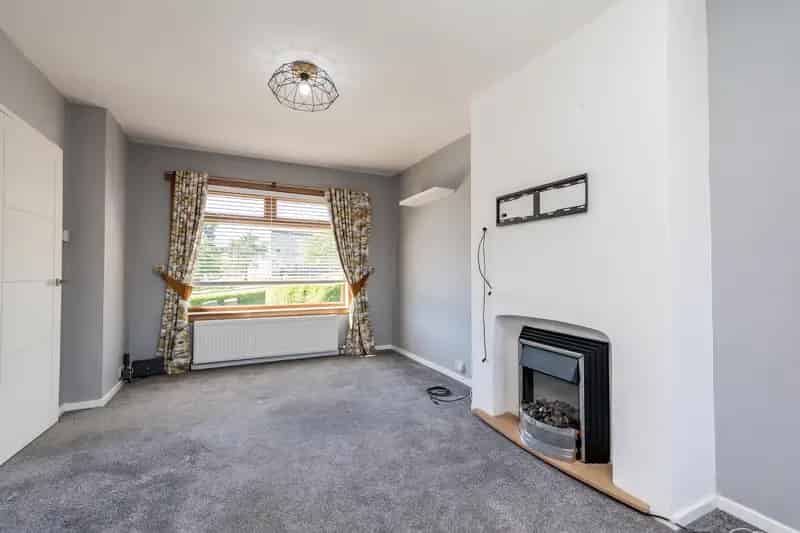 2-Bed Mid-Terraced House Near Aberdeen Royal Infirmary