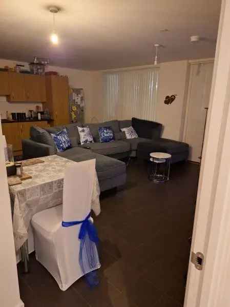 Flat For Rent in North East Derbyshire, England