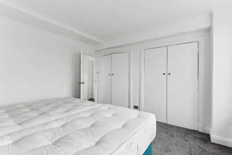 1 Bedroom Flat near Marble Arch Top Floor Long Lease