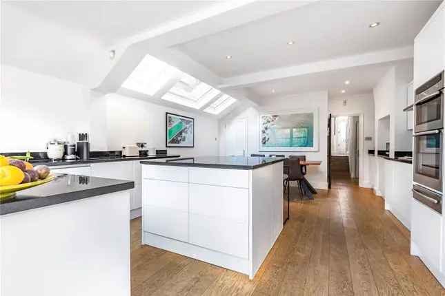 5 Bedroom Family Home Fulham SW6 - Stunning Views and Modern Kitchen