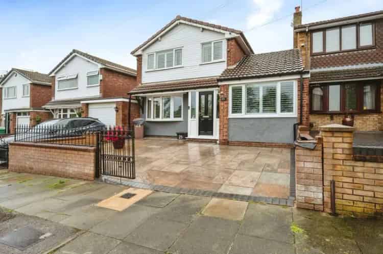 2 Bedroom Link Detached House St Helens Merseyside