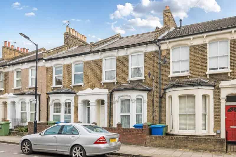 Three Bedroom Victorian Mid Terrace House
