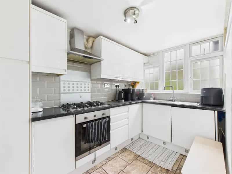 4 Bedroom End of Terrace House to Rent Near Brick Lane