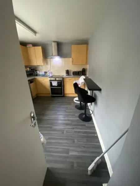 Spacious 2-Bed Flat with Field Views Perfect for Families