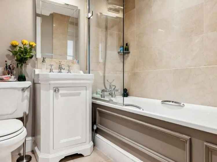 1 Bed Flat for Sale in Chelsea - Exceptional Gated Development