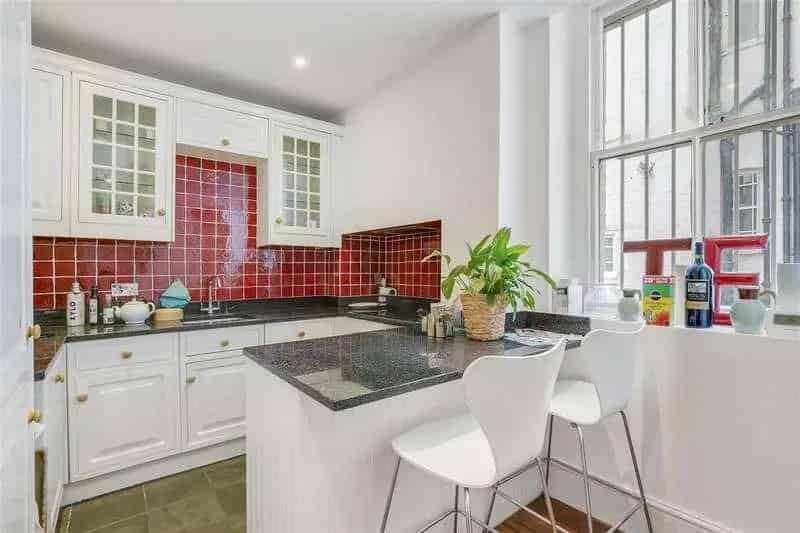 3 Bed Flat for Sale in Beaufort Mansions