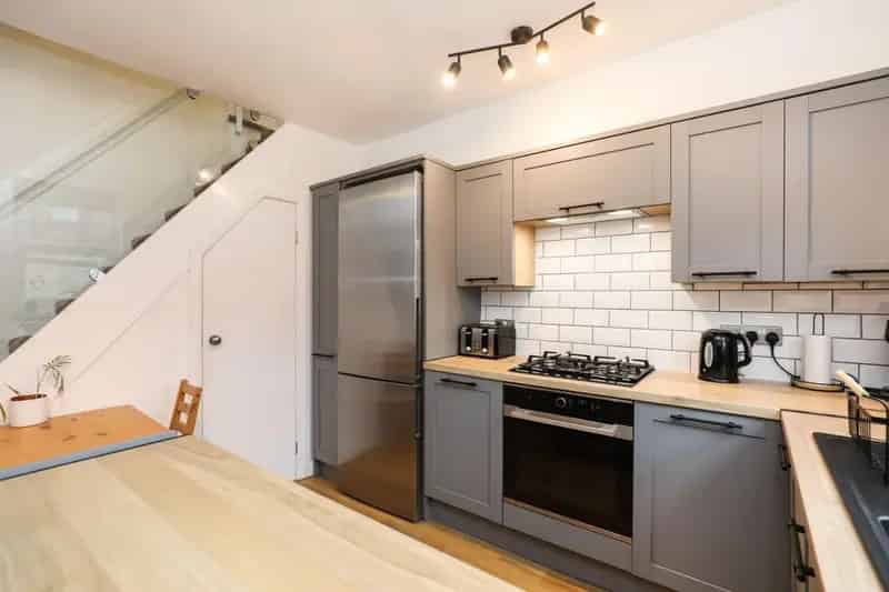 2 Bedroom House Near Harrogate Town Centre For Sale