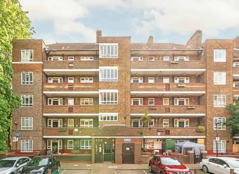 One Double Bedroom Apartment Near White City Westfield