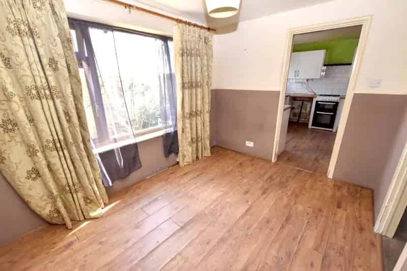 Three Bedroom Townhouse For Sale Needs Modernisation