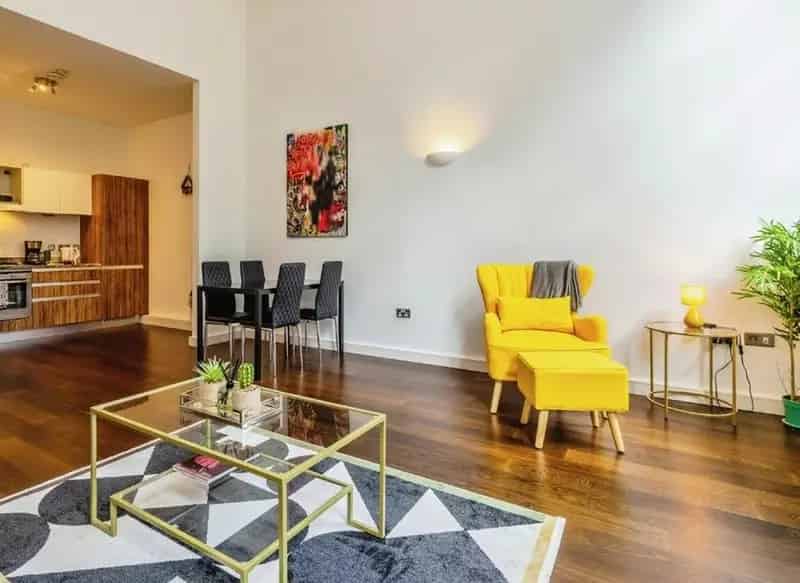 Spacious One Bedroom Apartment in Gated Development