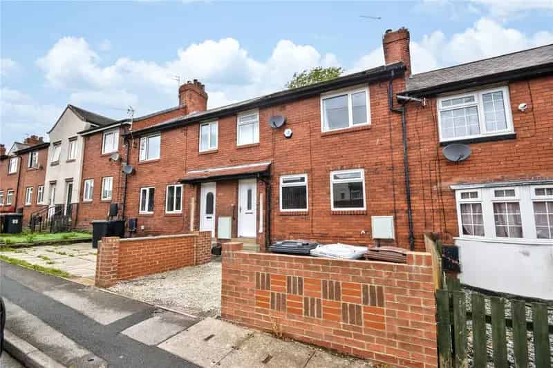 Three Bedroom Terraced House Morley