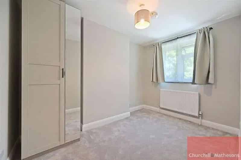 2 Bed Flat for Sale - Newly Renovated