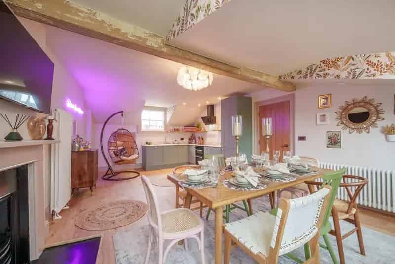 2 Bedroom Apartment for Sale in Bristol Old City