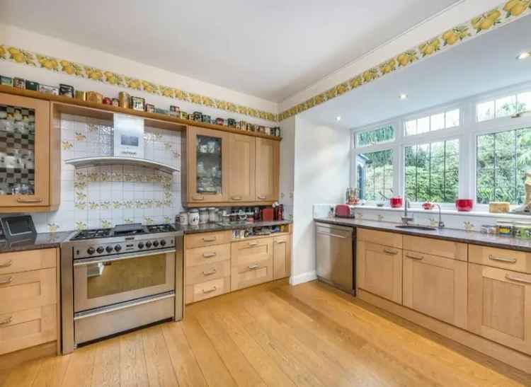 Six Bedroom Family Home near Wimbledon Common