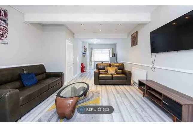 Terraced house to rent in Roman Road, London E6