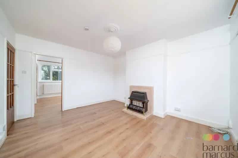 One Bedroom Maisonette Near North Finchley