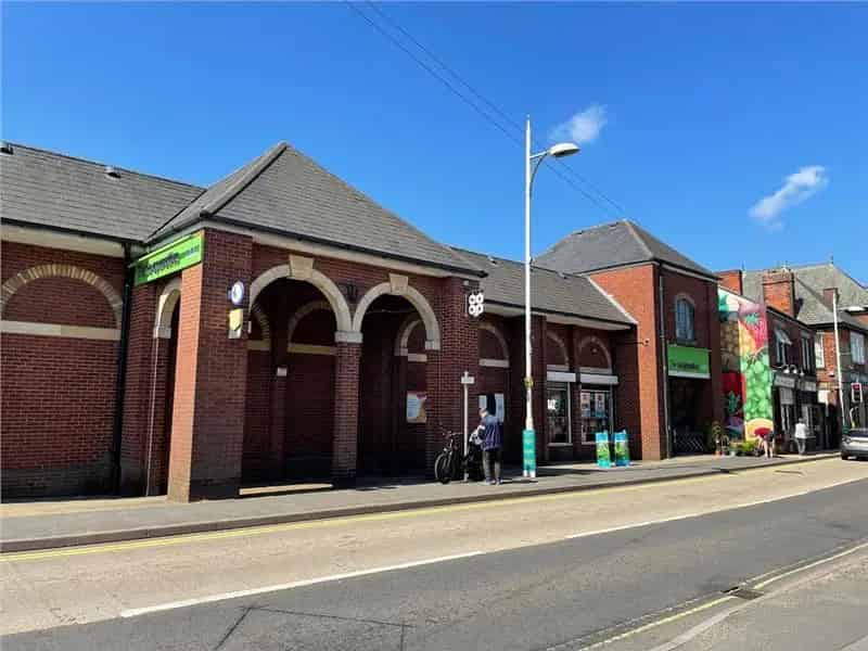 Former Co-op Foodstore with Large Sales Area and Ancillary Space