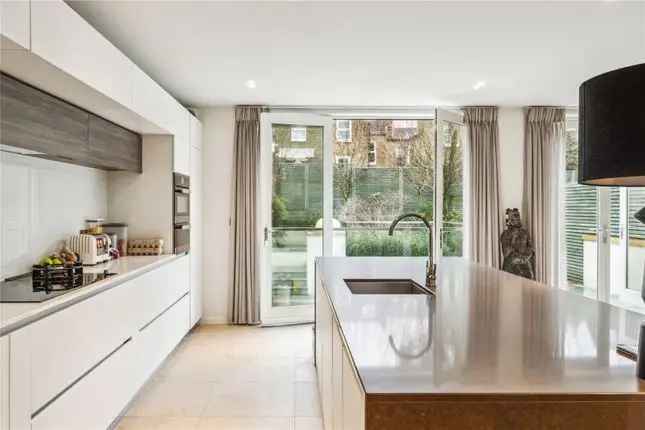 6-Bedroom Family Home Chatham Road London SW11