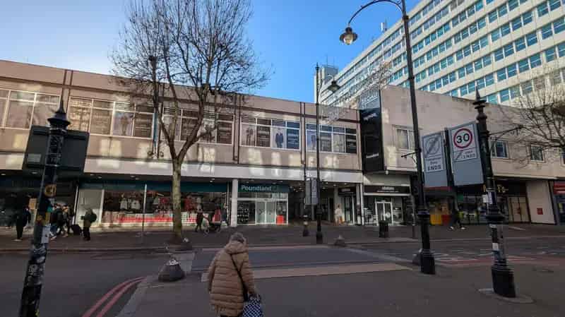 First Floor Retail Unit To Let Broad Street Mall Oxford Road